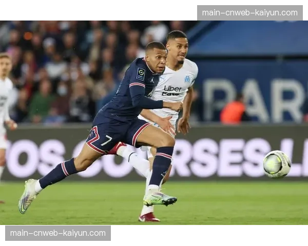 报道：在巴黎圣日耳曼主场，赞助商体验区首次展示结合脑电波监测的“专注度观赛”概念